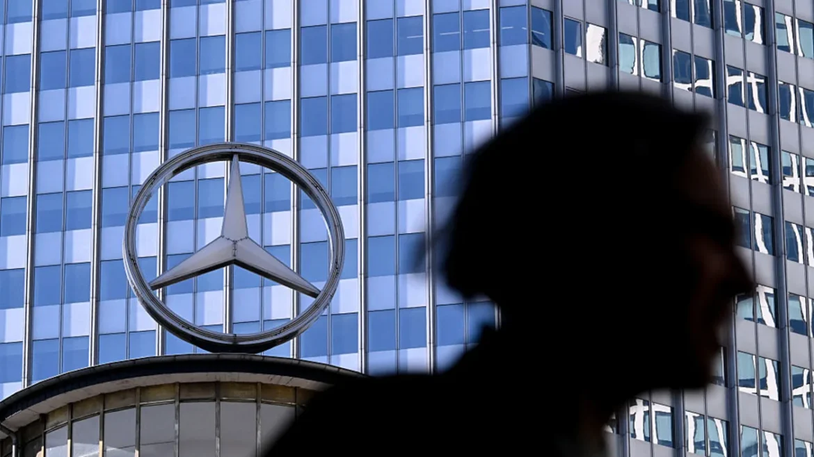 lucro-da-mercedes-cai-mais-da-metade-com-tarifas-e-disputa-no-mercado-chines