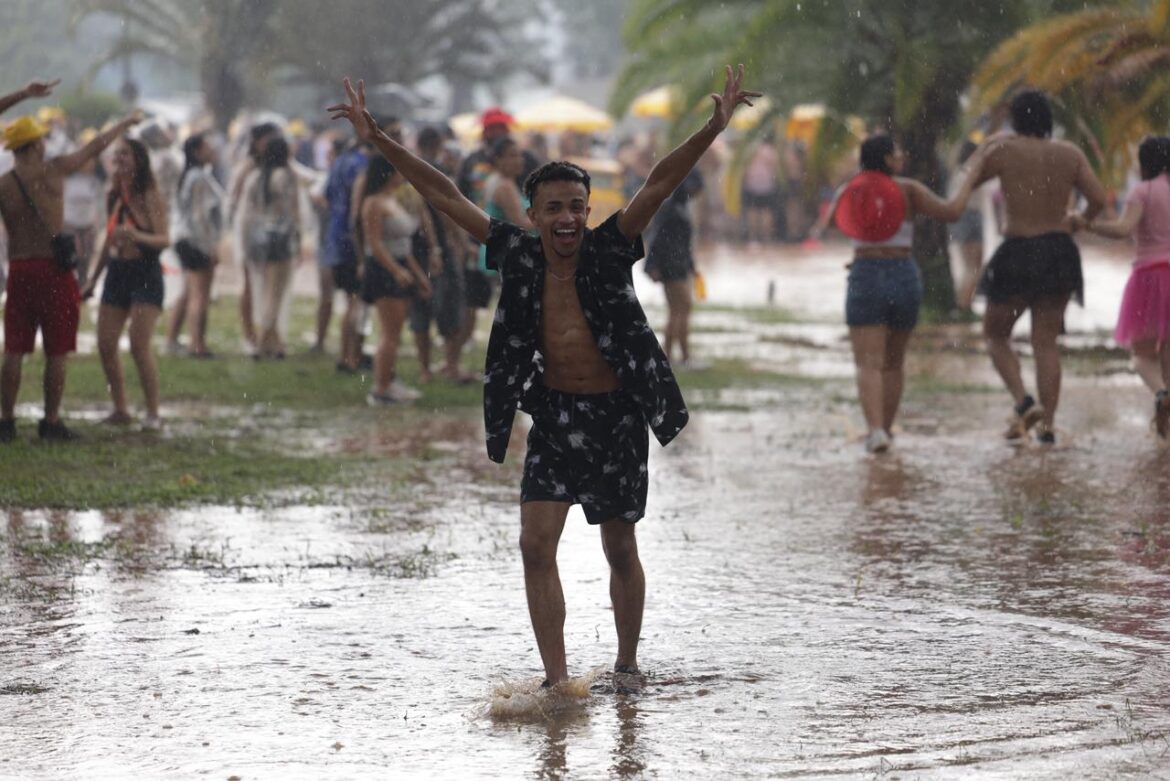 chuva-atinge-grande-parte-do-pais-na-sexta-feira-pre-carnaval;-confira