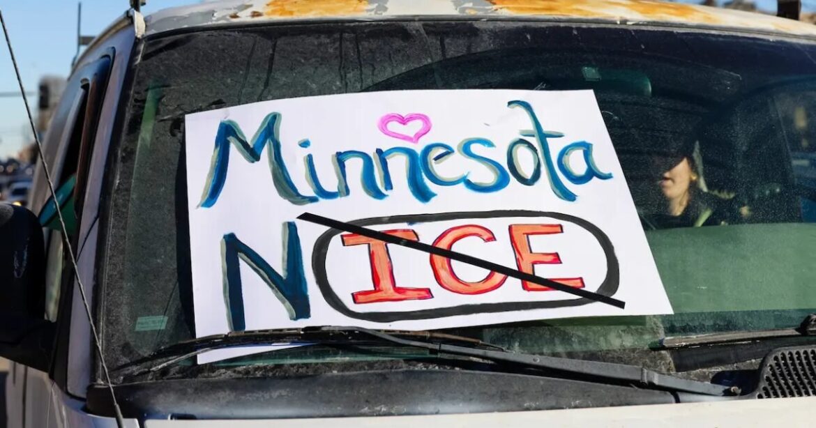 regime-trump-encerra-operacao-fascista-e-fracassada-do-ice-em-minnesota-apos-mortes