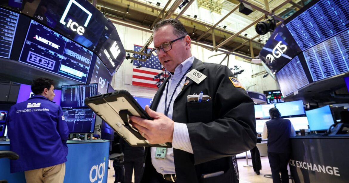 wall-street-sobe-enquanto-os-mercados-avaliam-dados-economicos