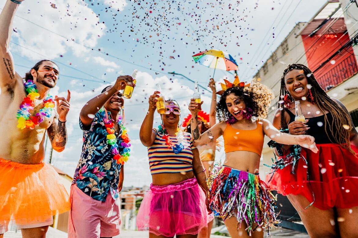 carnaval-2026:-veja-a-programacao-dos-blocos-de-rua-do-rio-nesta-terca