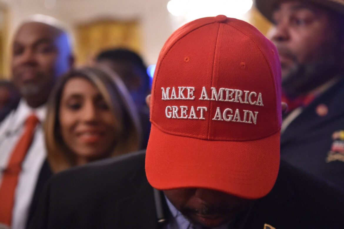 os-quatro-grupos-que-sustentam-o-trumpismo,-segundo-pesquisa