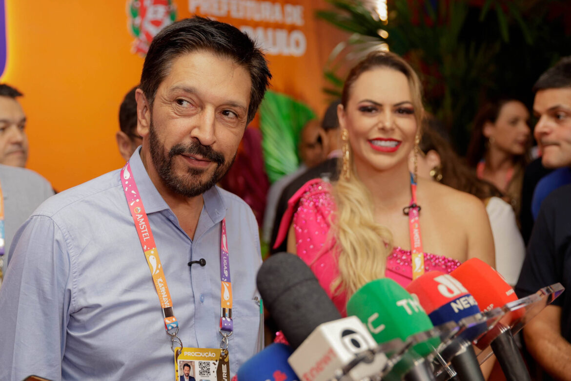 prefeito-de-sao-paulo-diz-que-desfile-em-homenagem-a-lula-afronta-a-legislacao