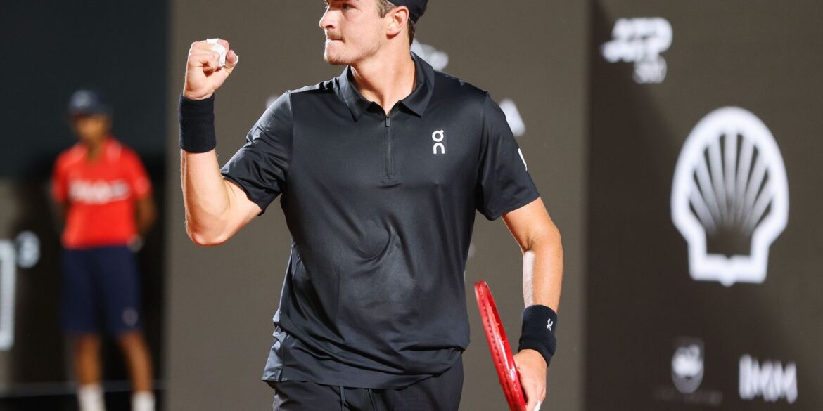 joao-fonseca-vence-thiago-monteiro-em-duelo-brasileiro-pelo-rio-open