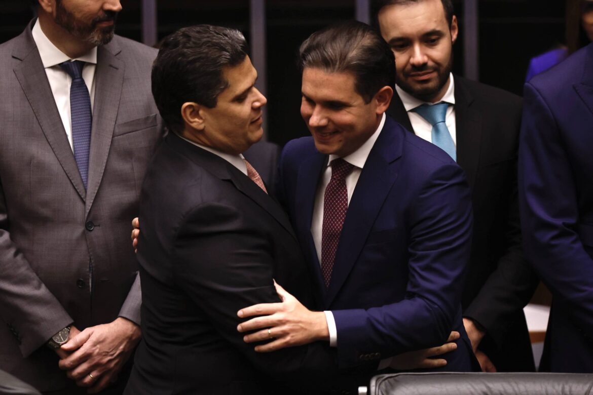 presidentes-da-camara-e-do-senado-vao-tratar-de-temas-populares-para-evitar-cpi-do-master