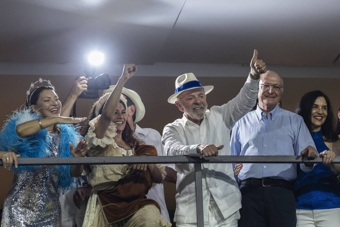 dirigente-de-escola-de-samba-pro-lula-foi-recebido-no-planalto-meses-antes-do-desfile