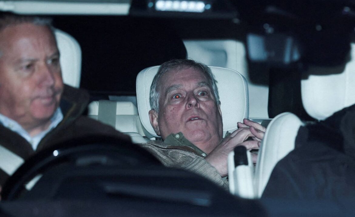 ex-principe-andrew-e-liberado-apos-11-horas-preso-por-caso-epstein