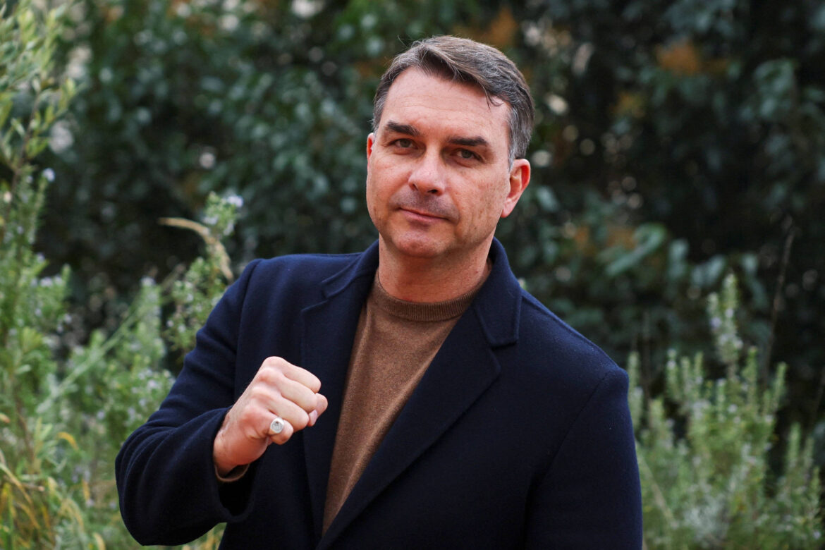 campanha-de-flavio-enfrenta-embate-sobre-presenca-em-ato-na-paulista