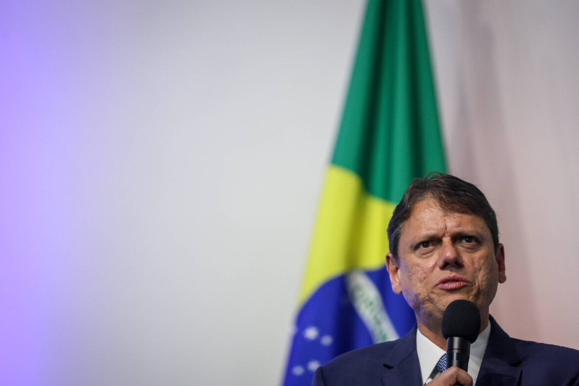 com-favoritismo-e-maquina,-tarcisio-absorve-a-direita-e-isola-a-esquerda-em-sp