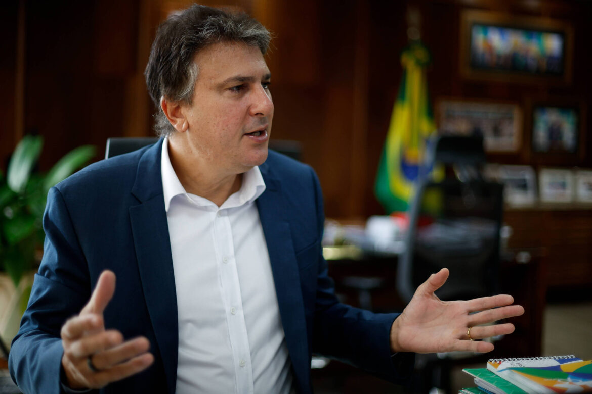 camilo-santana-defende-que-lula-amplie-alianca-e-cita-renan-filho-e-helder-para-vice