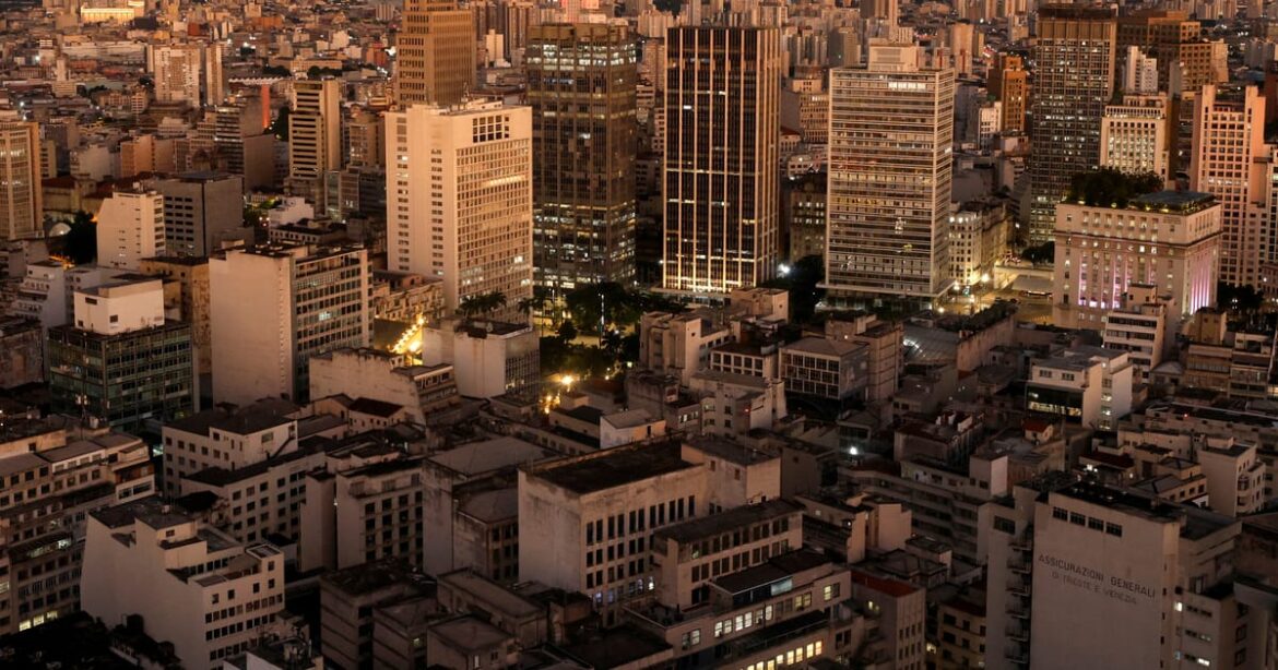 pib-do-brasil-tem-leve-alta-de-0,1%-no-4o-tri-e-cresce-2,3%-em-2025