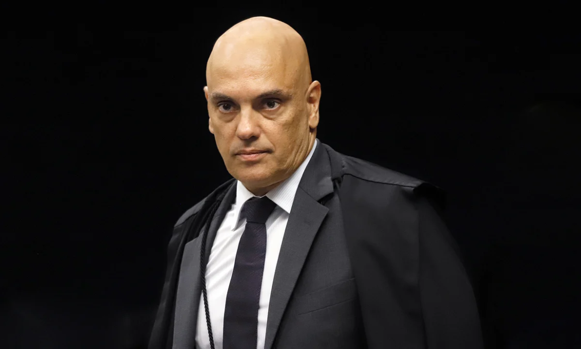 pf-cumpre-mandatos-de-prisao-em-operacao-contra-vazamento-de-dados-de-moraes