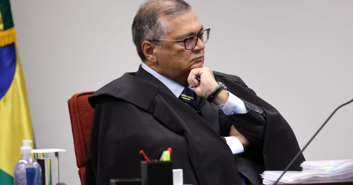 dino-estende-decisao-anterior-e-suspende-quebra-de-sigilos-de-filho-de-lula-na-cpmi-do-inss