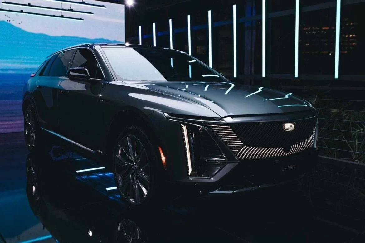 conheca-a-cadillac,-linha-de-carros-eletricos-super-luxuosos-que-a-gm-traz-ao-brasil