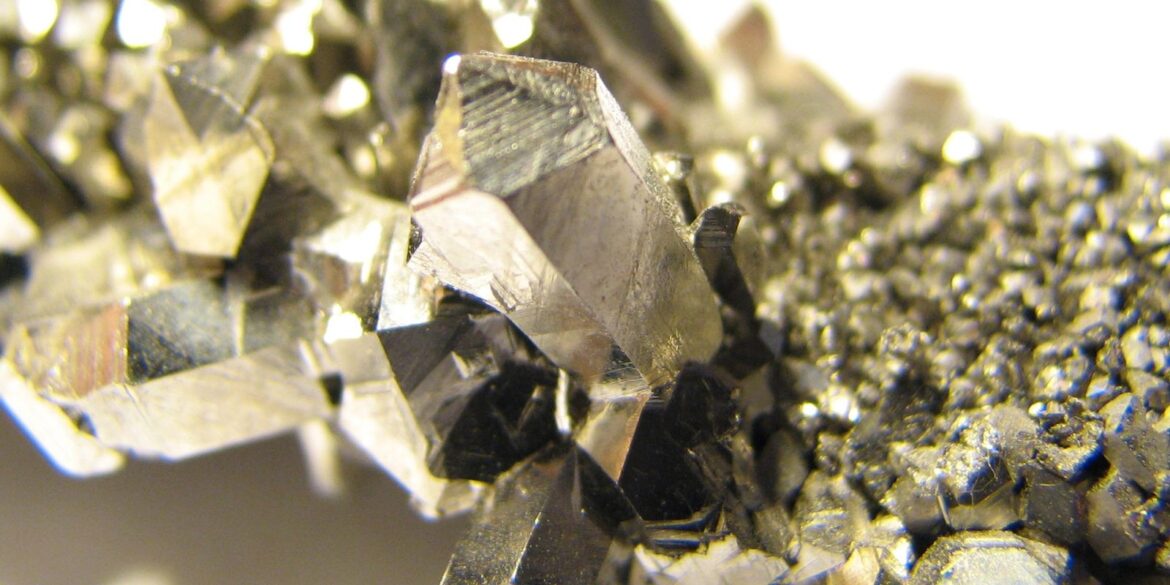 brasil-busca-parceria-com-europa-para-exploracao-de-minerais-criticos