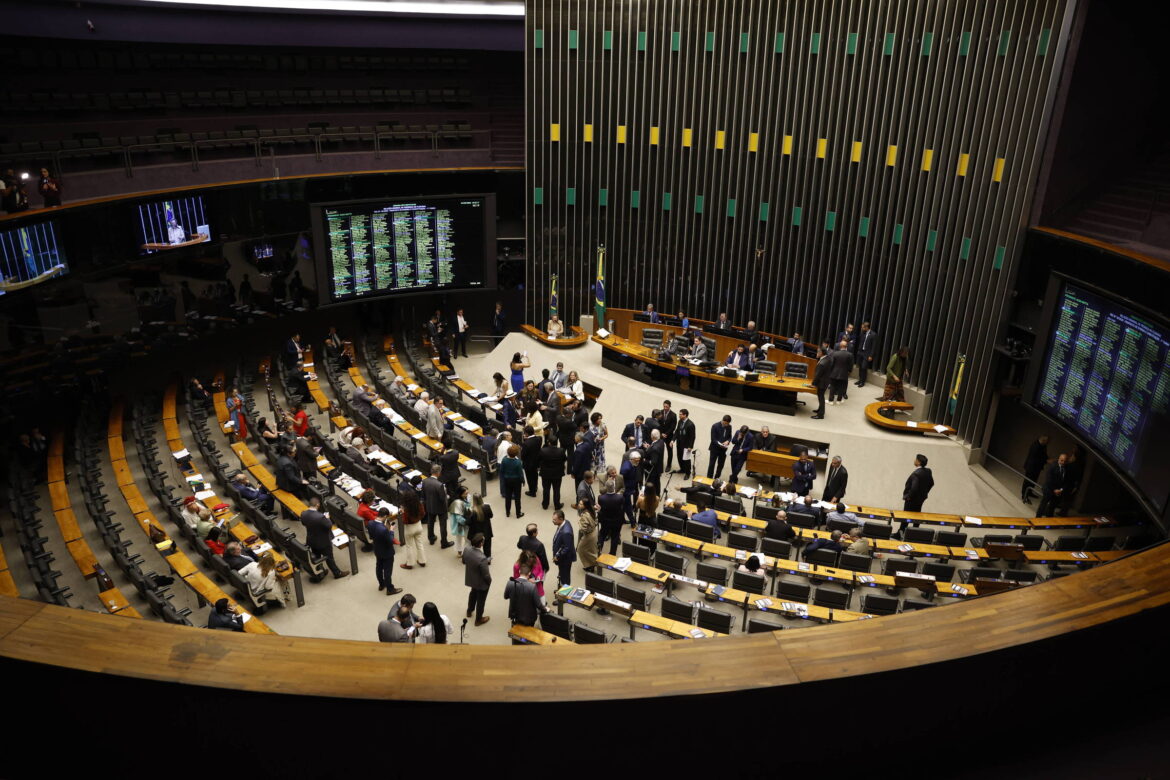 disputa-pelo-tcu-racha-centrao-e-antecipa-debate-sobre-futuro-das-emendas