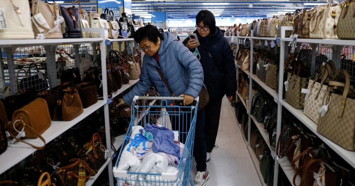 inflacao-ao-consumidor-da-china-atinge-maxima-em-tres-anos-com-feriado,-deflacao-ao-produtor-persiste