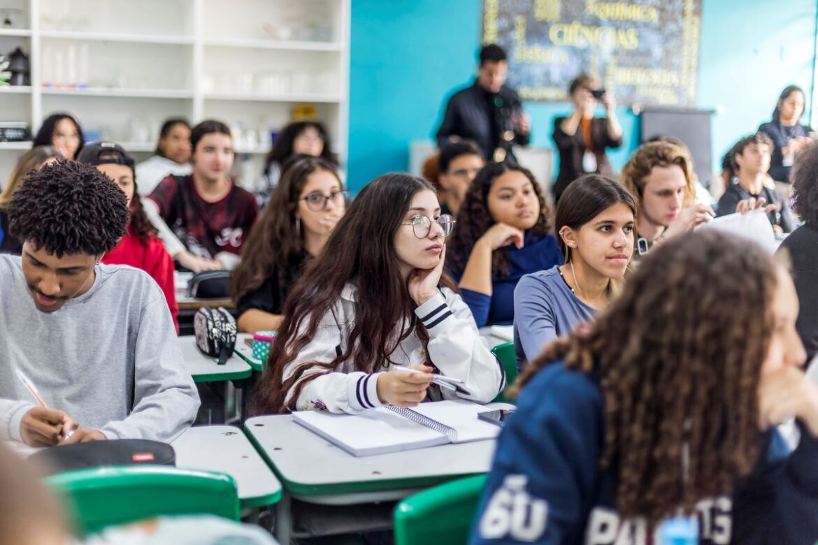 frentes-voltam-a-discutir-ampliacao-do-ensino-tecnico-em-meio-a-pec-6×1