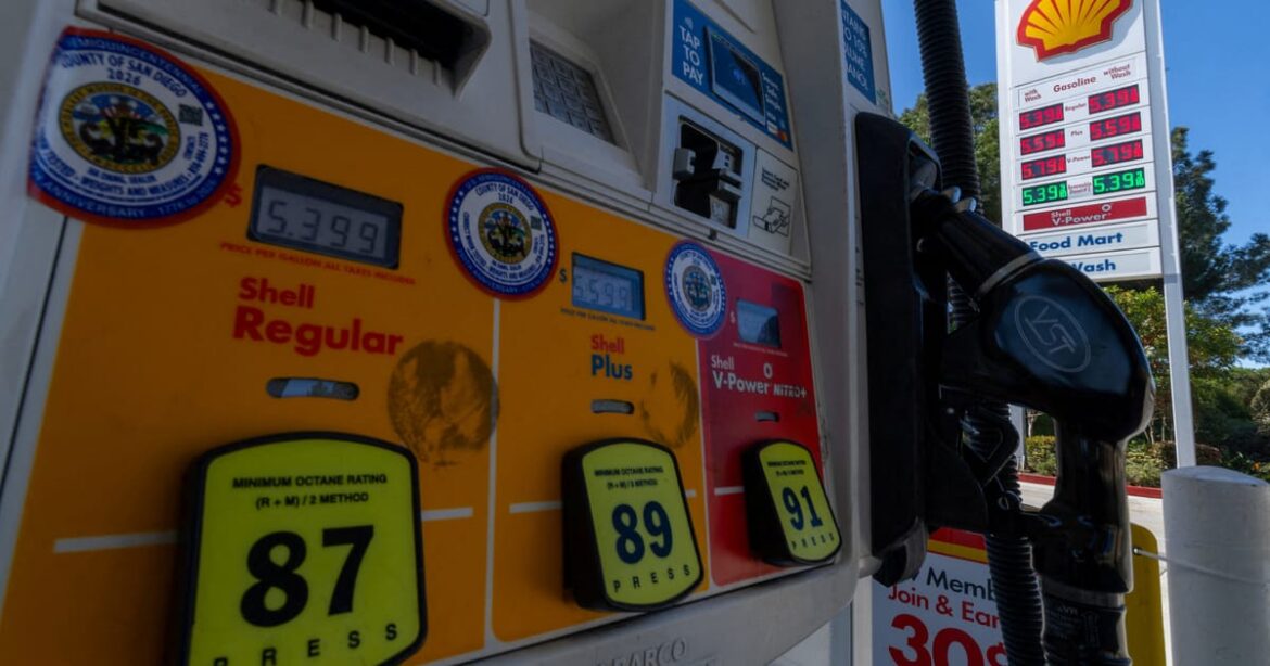 para-norte-americanos,-preco-da-gasolina-continuara-subindo-apos-ataques-ao-ira,-diz-pesquisa-reuters/ipsos