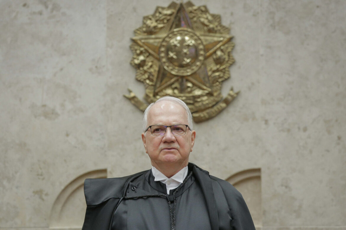 fachin-e-mendonca-tem-encontro-no-stf-para-discutir-caso-master