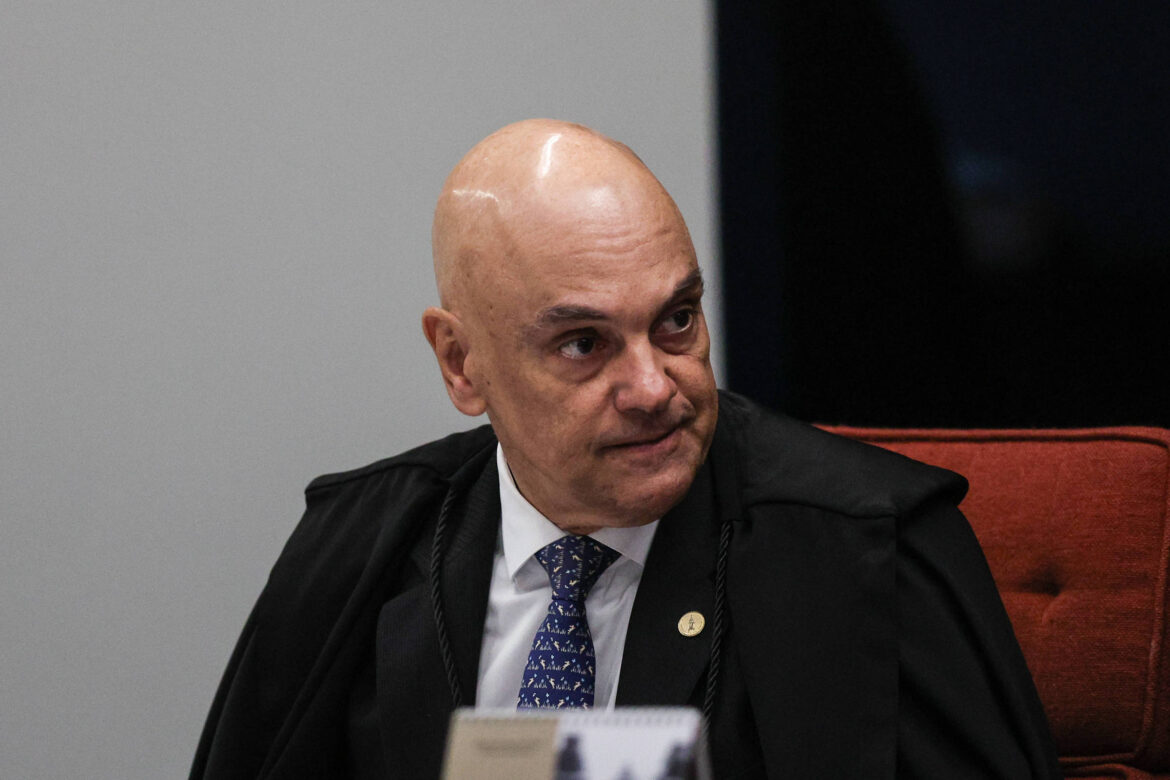 novo-pede-impeachment-de-moraes-apos-troca-de-mensagens-atribuida-a-vorcaro-e-ministro