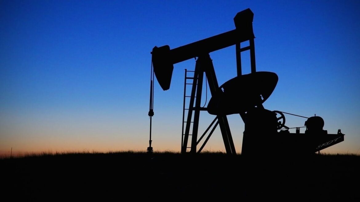 petroleo-volta-a-superar-us$-90-com-mercado-ignorando-possivel-liberacao-historica-de-reservas