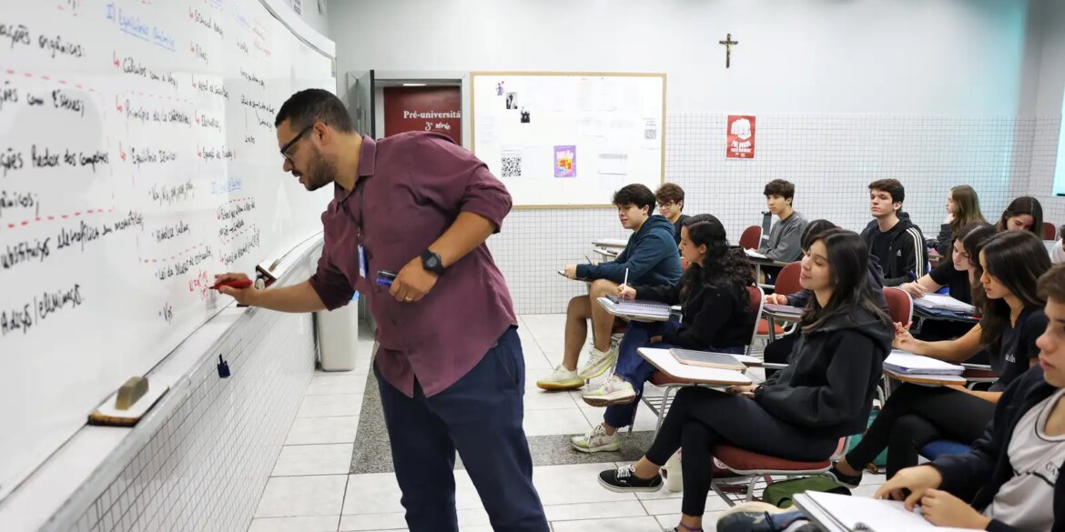 fies-2026:-pre-selecionados-tem-ate-quarta-para-completar-cadastro