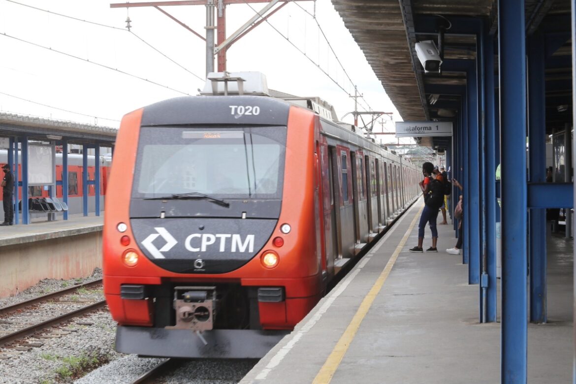 linha-12-safira-de-trem-opera-com-lentidao-nesta-quinta-(12/3)