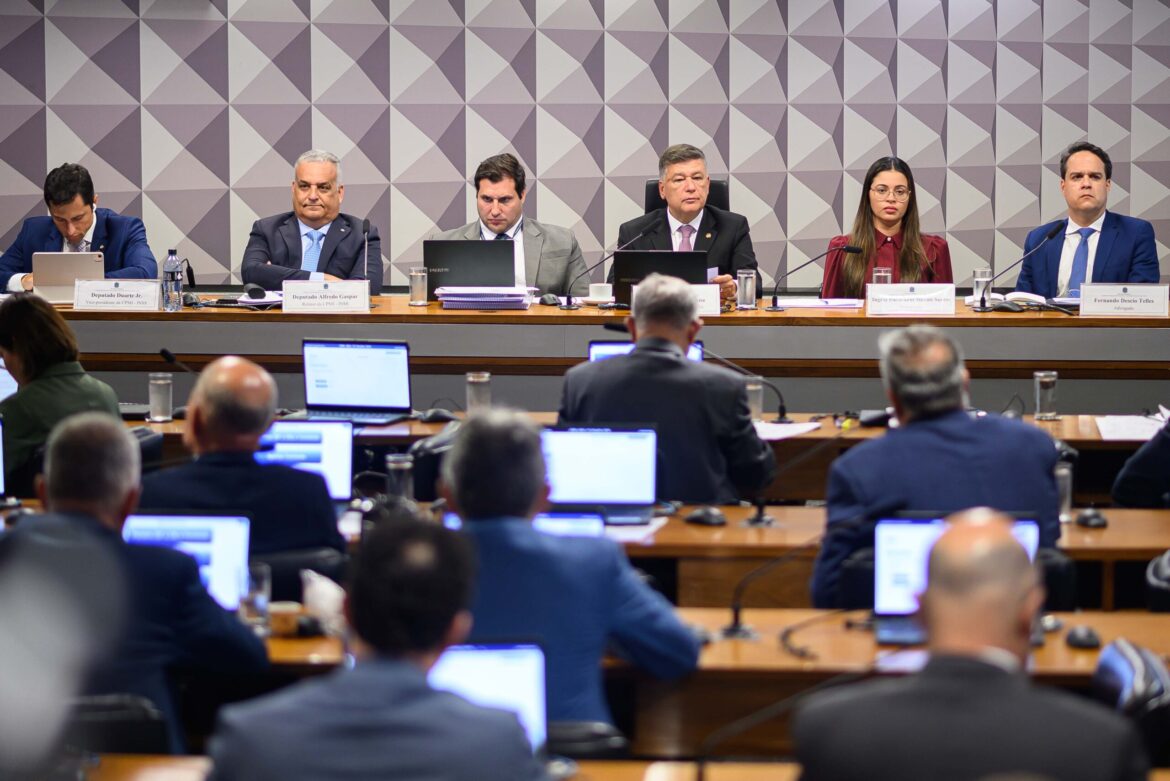 cpmi-do-inss-vota-convocacao-de-cunhado-e-ex-noiva-de-vorcaro