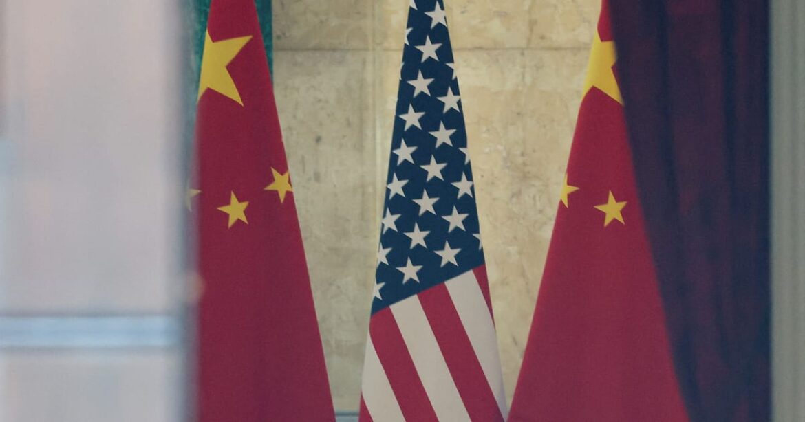 eua-e-china-buscam-concluir-negociacoes-de-paris-sobre-comercio-e-acordos-agricolas-para-reuniao-entre-xi-e-trump