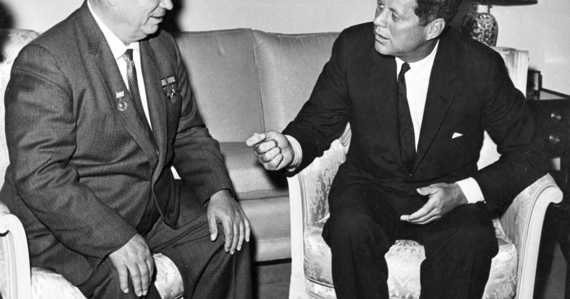 russia-classifica-bisneta-do-lider-sovietico-khrushchev-como-‘agente-estrangeira’