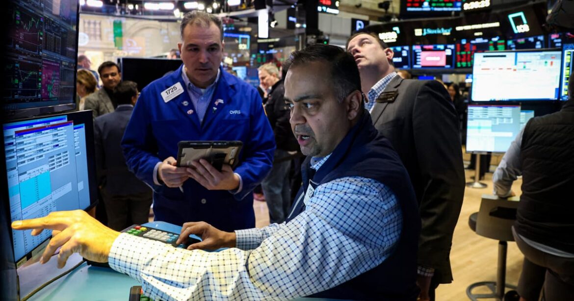 s&p-500-cai-enquanto-investidores-avaliam-dados-mistos-e-consequencias-da-guerra-no-oriente-medio