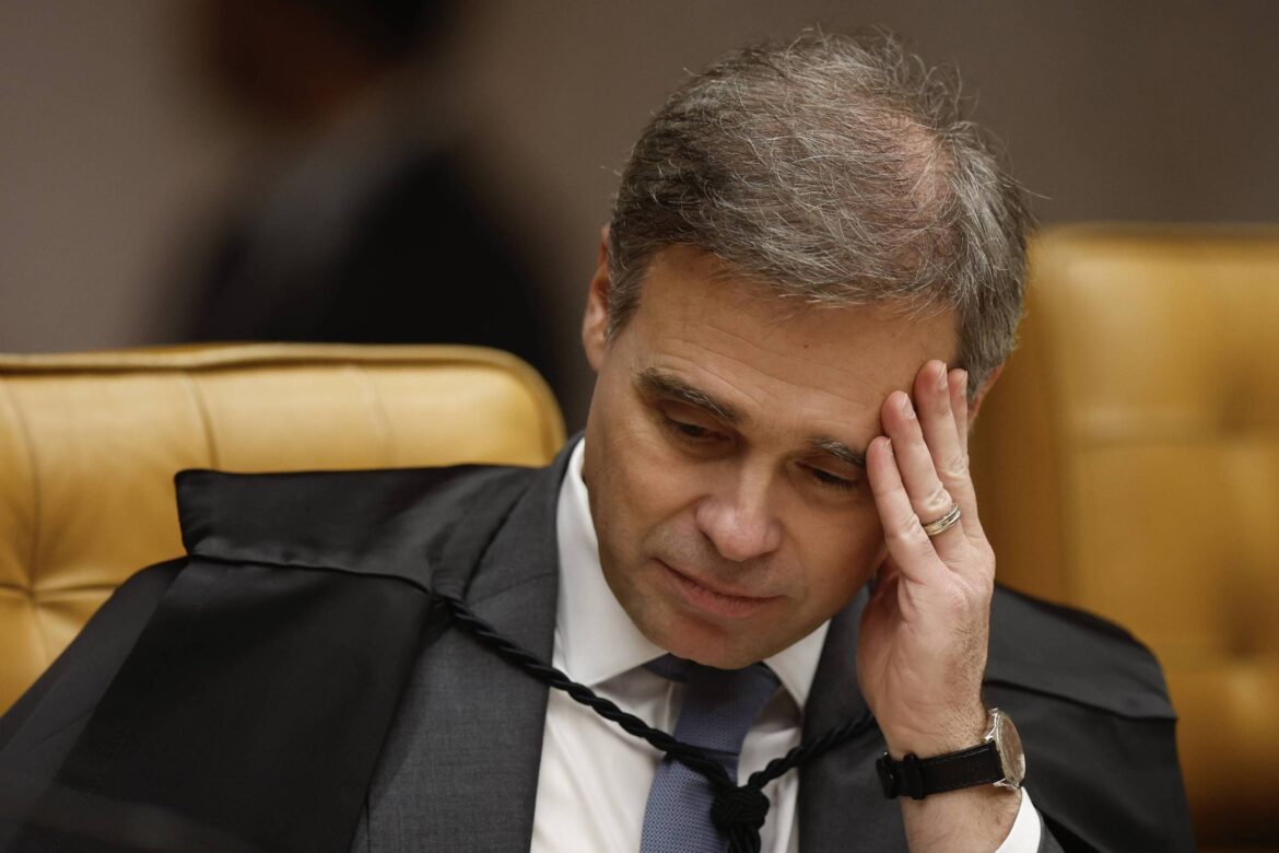 stf-nao-deve-repetir-com-'super-relator'-mendonca-blindagem-que-deu-a-moraes