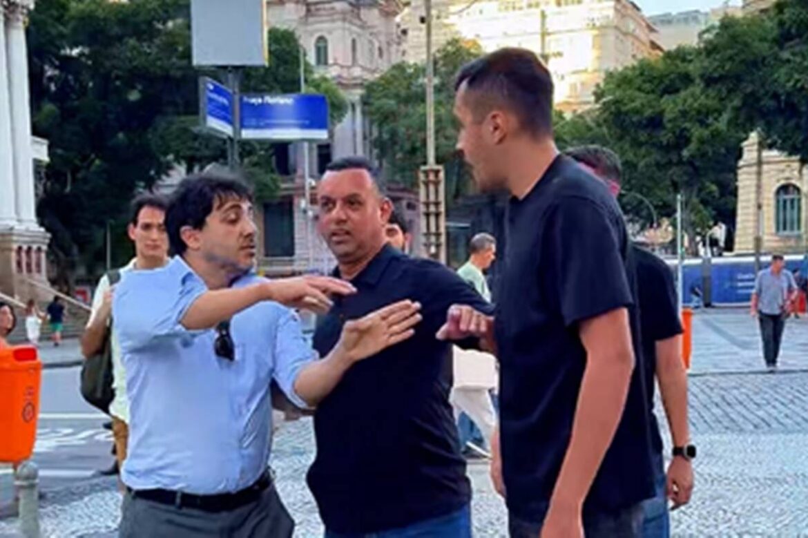 presidenciavel-do-missao-briga-com-ex-mbl-no-centro-do-rio;-veja-video